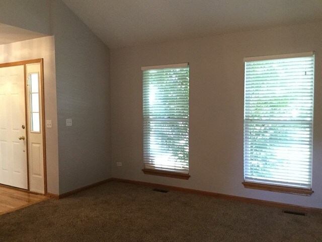 Building Photo - 2122 Willow Lakes Dr