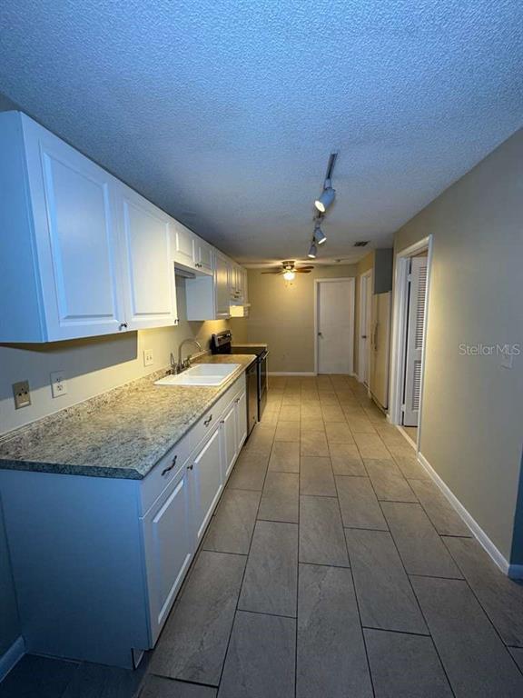 Building Photo - 2050 Oleander Blvd