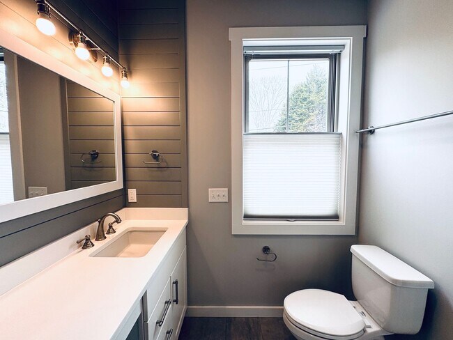 Building Photo - West AVL - Spacious, Beautiful Modern Home