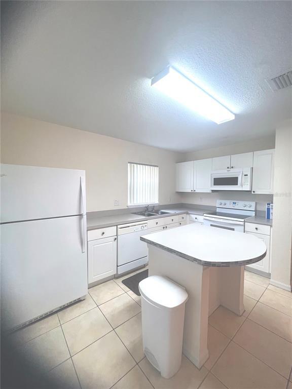 Building Photo - 2890 Club Cortile Cir