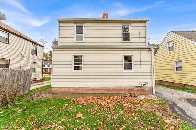 Building Photo - 441 E 250th St