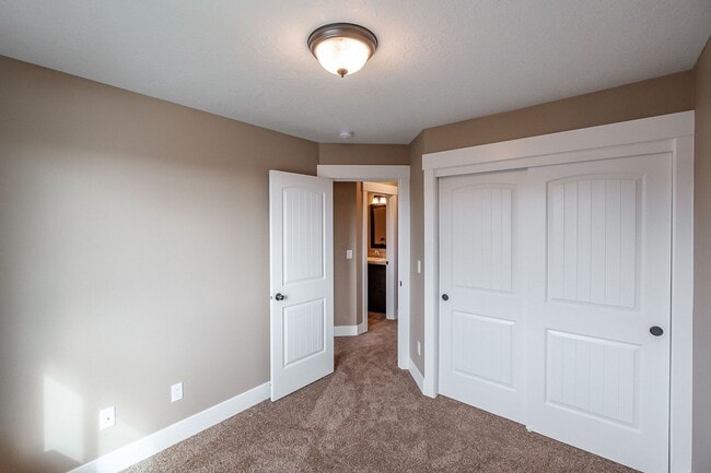 Building Photo - 270-272 Gwinn Street E