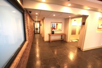 Building Photo - Updated Studio, 1 Bath for Rent In Wrigley...
