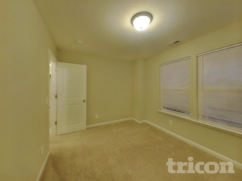 Building Photo - 301 Thomas Point Dr