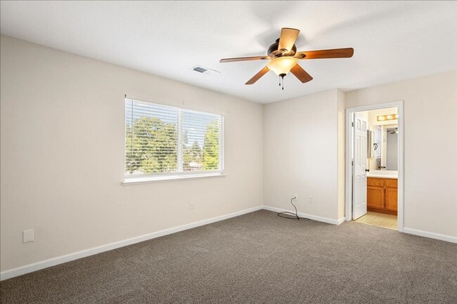 Building Photo - 1002 Bay Terrace Dr