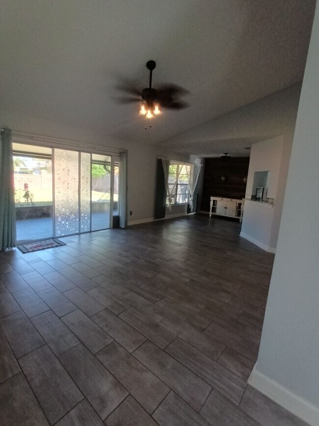 Building Photo - 2 Bed / 2 Bath Single Family for Rent in Oviedo, FL