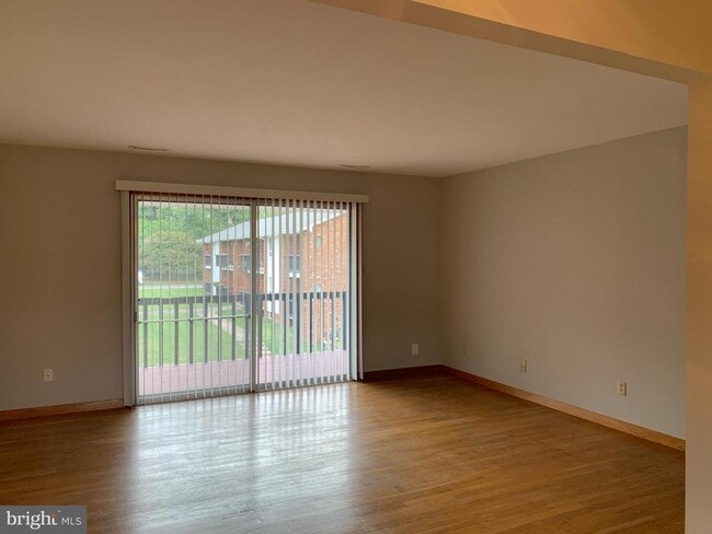 Building Photo - 111 Green St