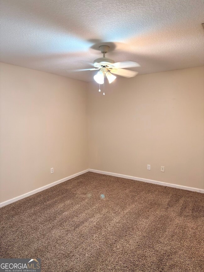 Building Photo - 412 Lawnwood Ct