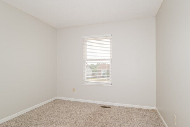 Building Photo - 2513 Weymouth Dr