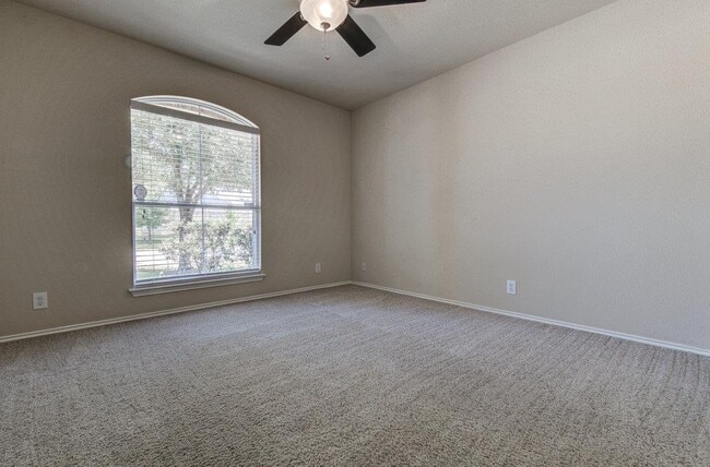 Building Photo - 307 Riverine Way