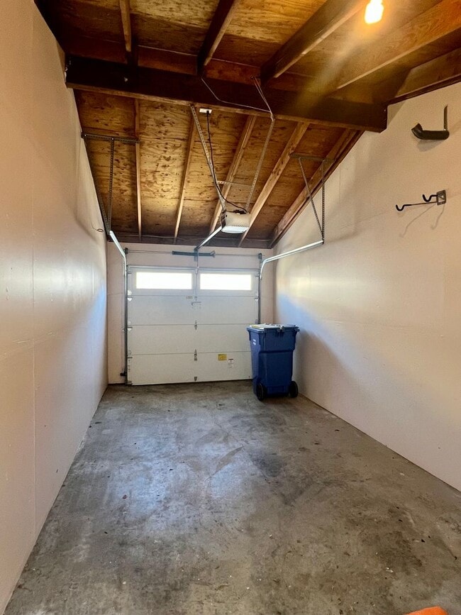 Building Photo - Stunning, spacious and large Milpitas cond...