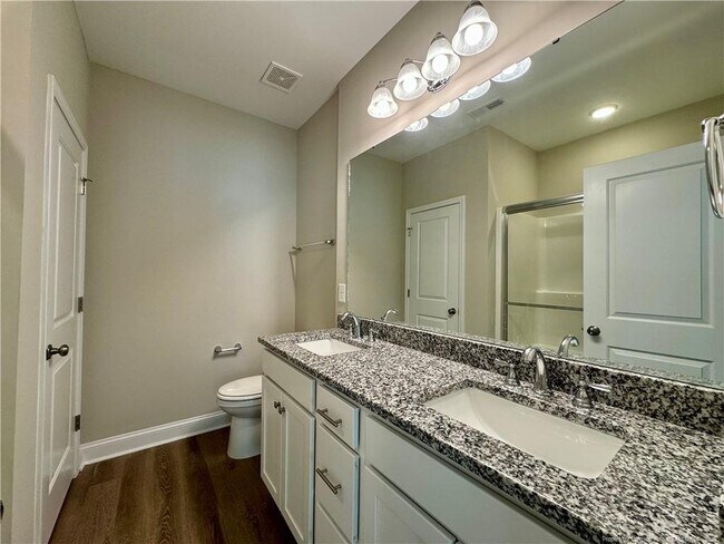 Building Photo - 1004 Kensington Park Rd