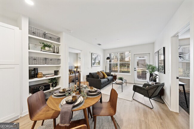 Building Photo - 2945 Cumberland Mall