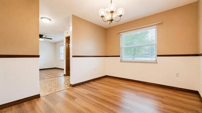 Building Photo - 35025 Raintree Dr