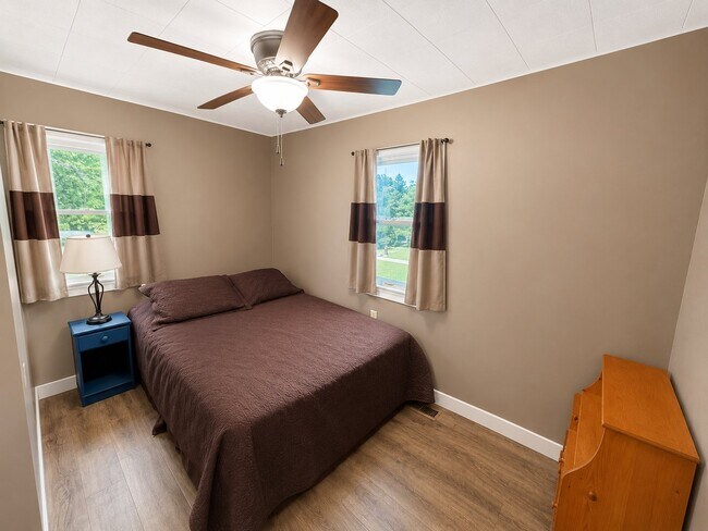 Building Photo - 118 Willow Point Dr