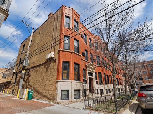 Building Photo - 806 W George St