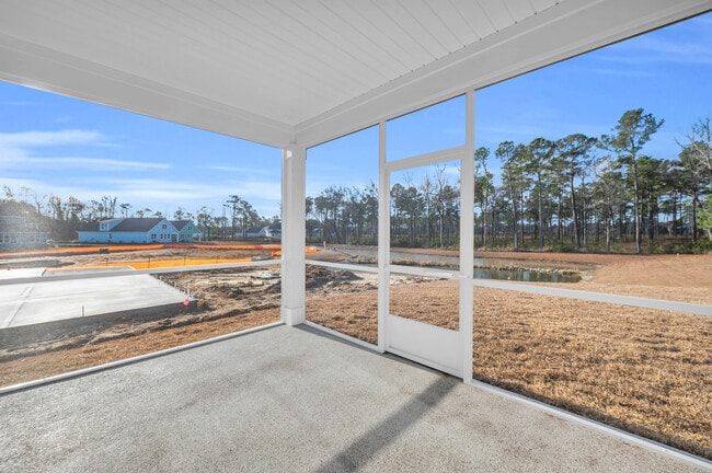 Building Photo - 514 Silky Oak Dr SE