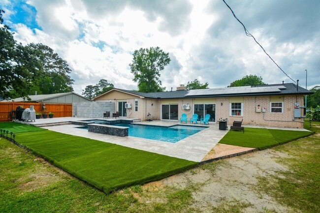 Building Photo - 1402 Chestnut Ridge Rd