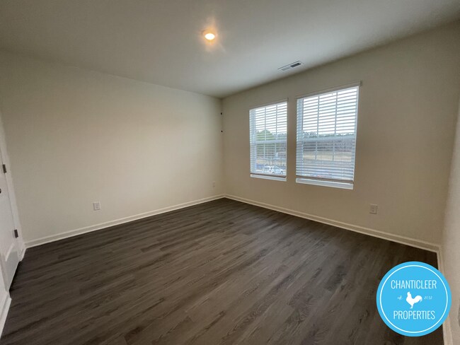 Building Photo - 49 Suhani Ln