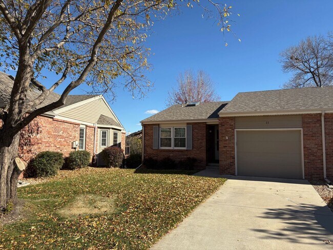 Building Photo - Updated 3BD/2BA with Garden Basement & Low Maintenance Living