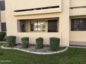 Building Photo - Newly renovated! 2 BED CONDO AT SOSSMAN & MAIN!