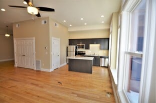 Building Photo - 207 4th St S
