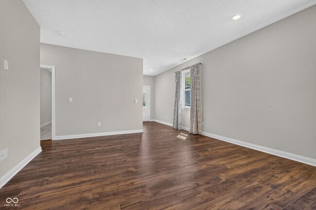 Building Photo - 9073 Lieven St