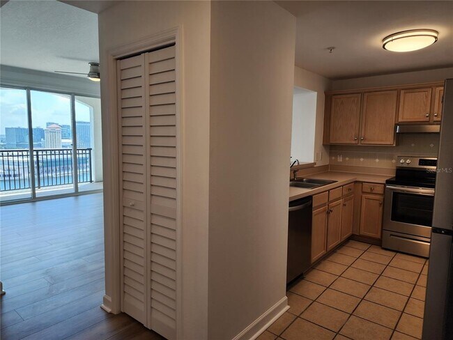 Building Photo - 345 Bayshore Blvd