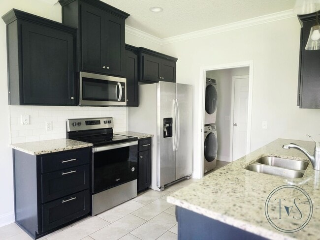 Building Photo - 532 Fairview Cir