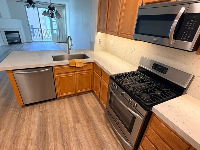 Building Photo - 2 bed 2.5 bath Condo in Camden Park