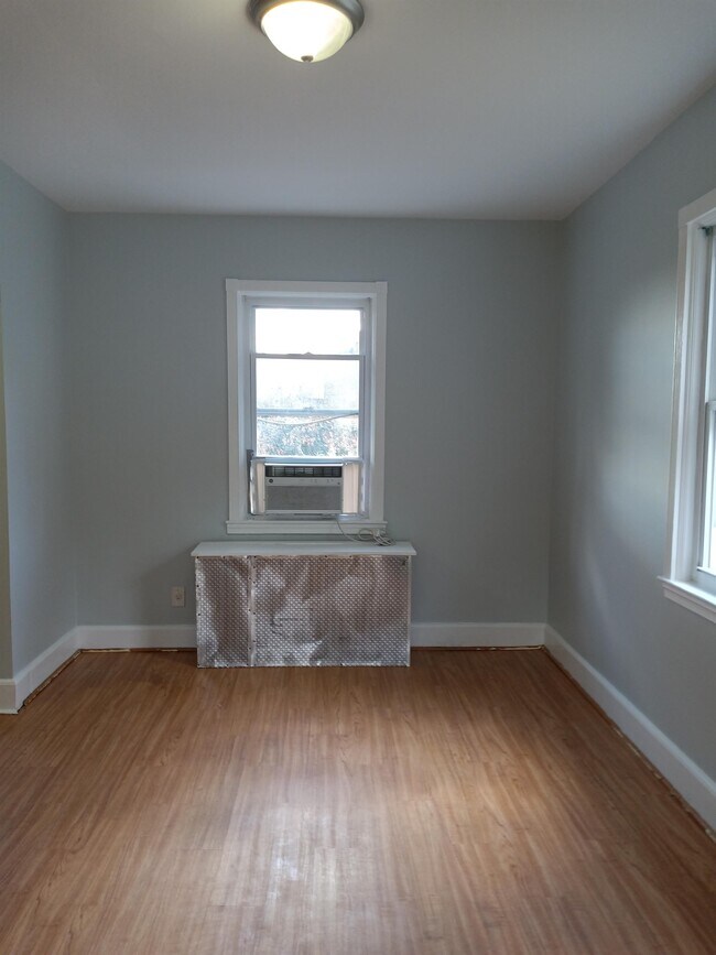 Building Photo - 4101 Kinsway