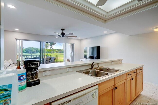 Building Photo - 5539 NE Gulfstream Way