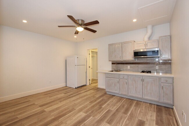 Building Photo - Charming Studio unit located in Mira Mesa available for rent NOW