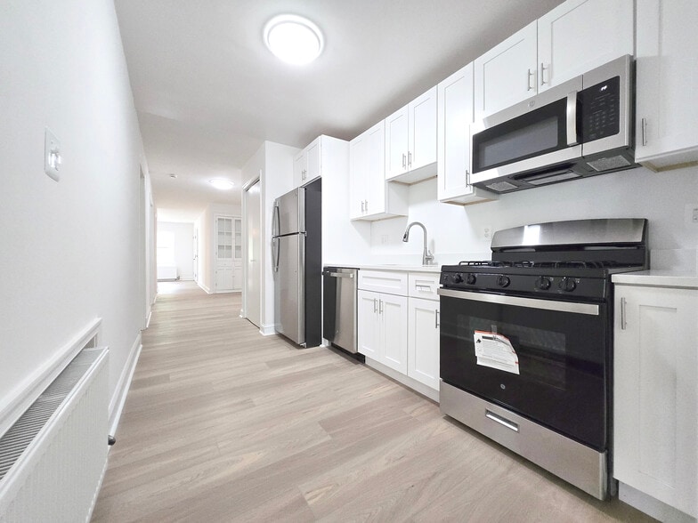 Building Photo - 4530 Avondale St