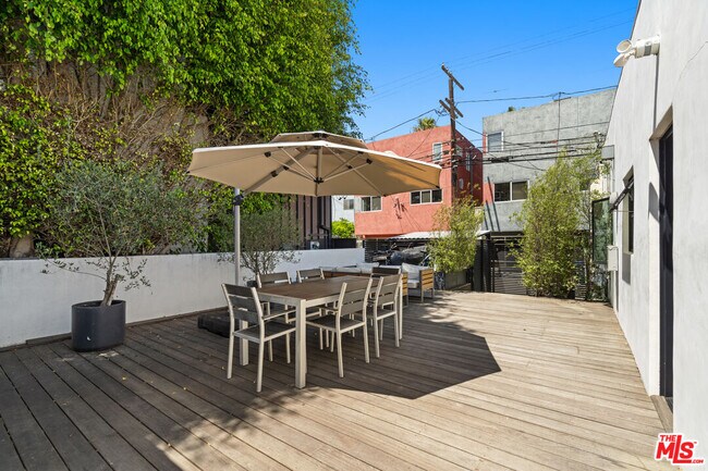 Building Photo - 1325 Cabrillo Ave