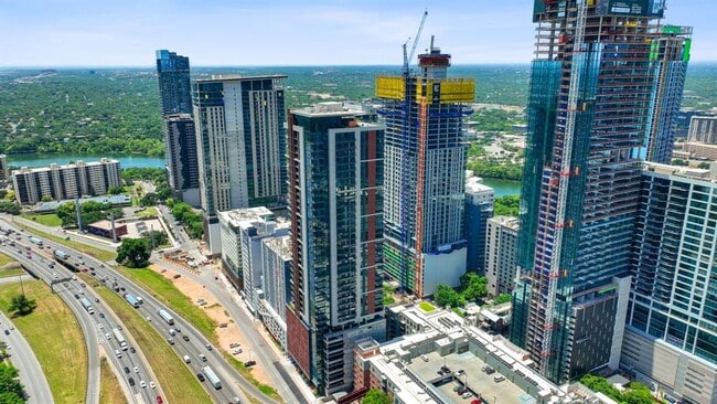 Primary Photo - 84 East Ave