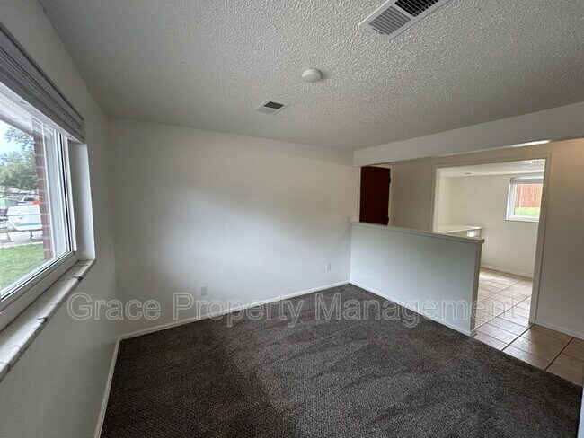Building Photo - 9954 W Maryland Dr