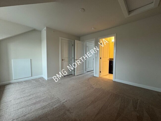 Building Photo - 43339 Stadium Ter