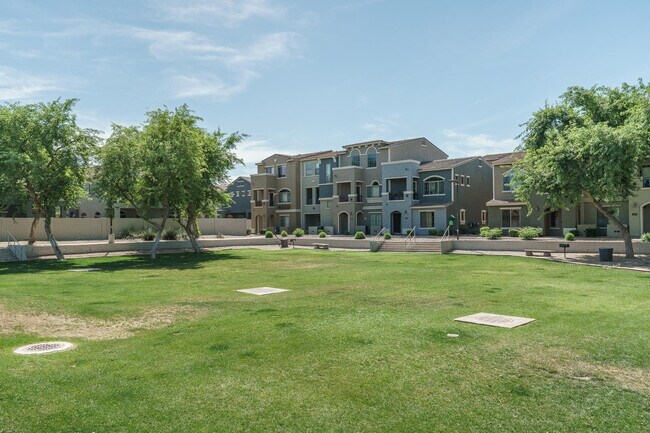 Building Photo - 280 S Evergreen Rd