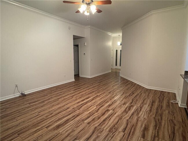 Building Photo - 285 Carrington Ave