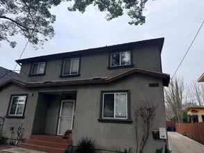 Building Photo - Newly Remodeled Home