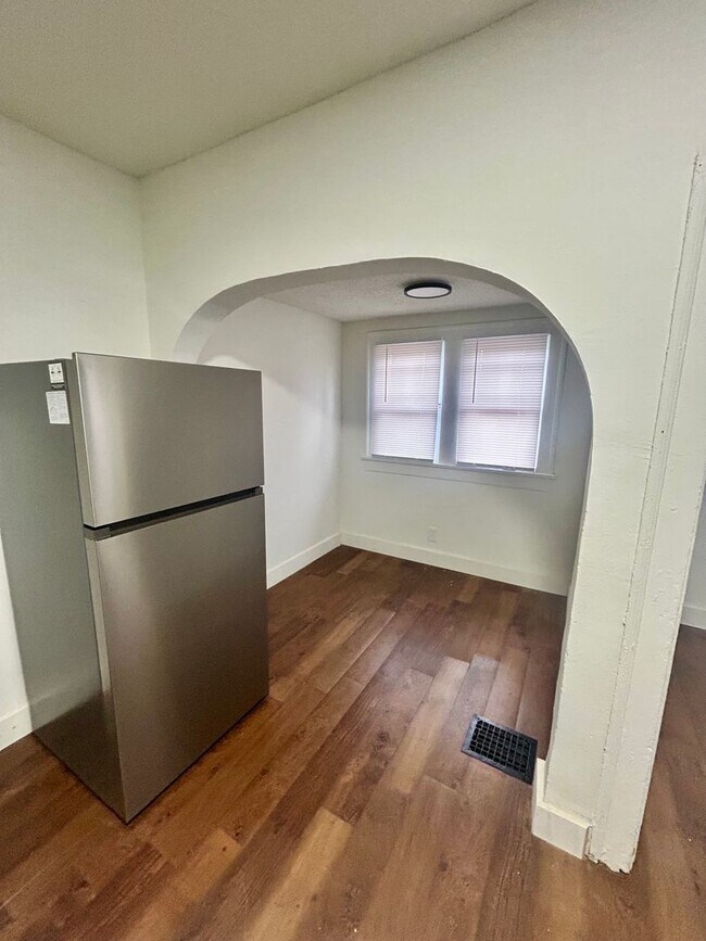 Building Photo - 2922-2924 Ruckle Street