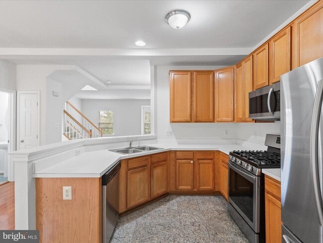 Building Photo - 7700 Shadowcreek Terrace