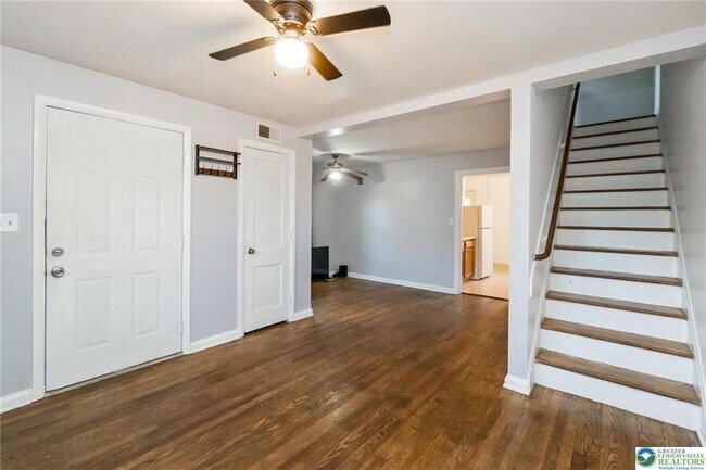 Building Photo - 240 Palmer St