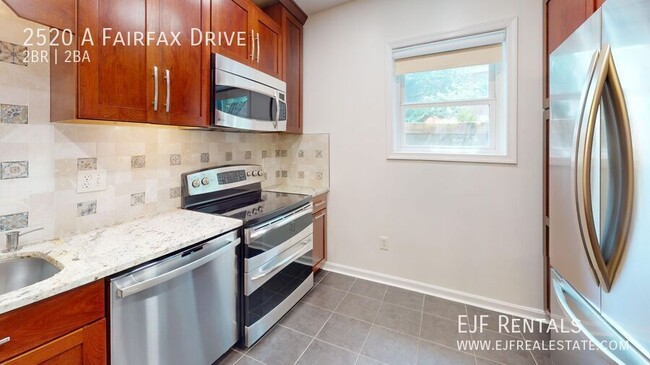 Building Photo - 2520 Fairfax Dr