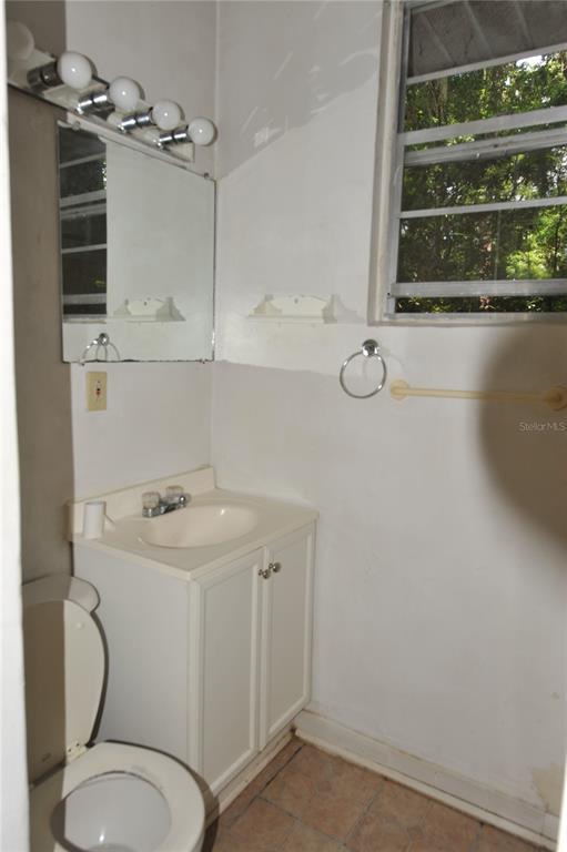 Building Photo - 410 NW 19th Ln