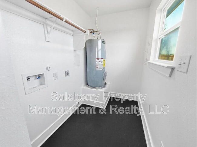 Building Photo - 109 James Ct