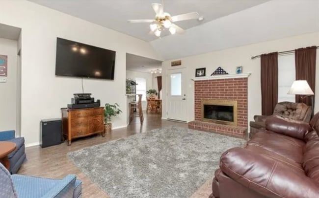 Building Photo - 921 Bayfield Dr