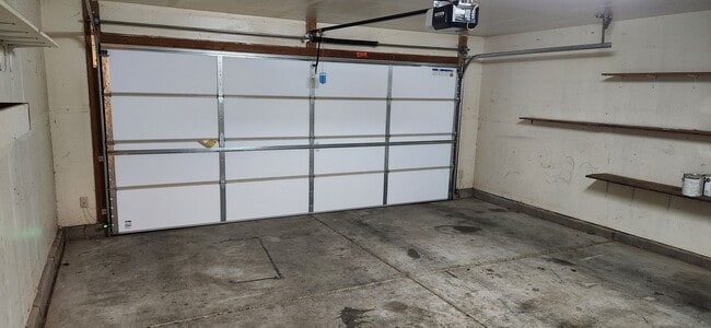 Building Photo - Beautifully Renovated 3 Bedroom- Rita Ranc...