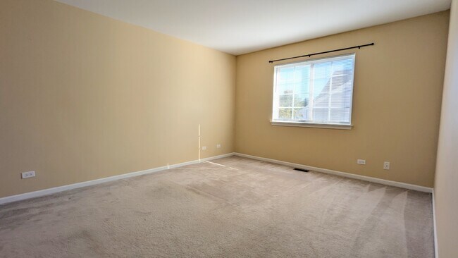 Building Photo - 1910 Avalon Dr